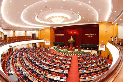 Panorama du 4e Plénum du CC du Parti du 14e mandat. Photo: VNA