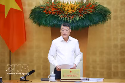 Le Premier ministre Le Minh Hung s'exprime. Photo: VNA