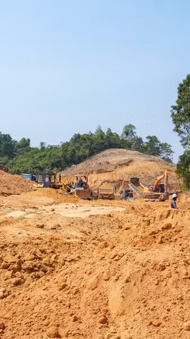 La construction d'internats en zones reculées de la région Centre s'accélère avant la saison des pluies