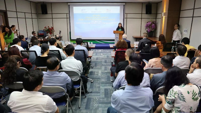 Séminaire intitulé Nouvelle politique américaine : impacts sur le commerce et l'investissement. Photo: nhandan.vn 2-7941-3346-907-4869.jpg