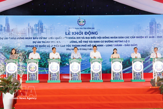 vnanet-potal-chu-tich-quoc-hoi-tran-thanh-man-du-le-khoi-dong-du-an-duong-huong-lo-2-tinh-dong-nai-8622349.jpg