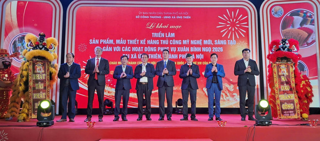 vna-potal-ha-noi-khai-mac-trien-lam-cac-san-pham-thu-cong-my-nghe-moi-sang-tao-8557081.jpg