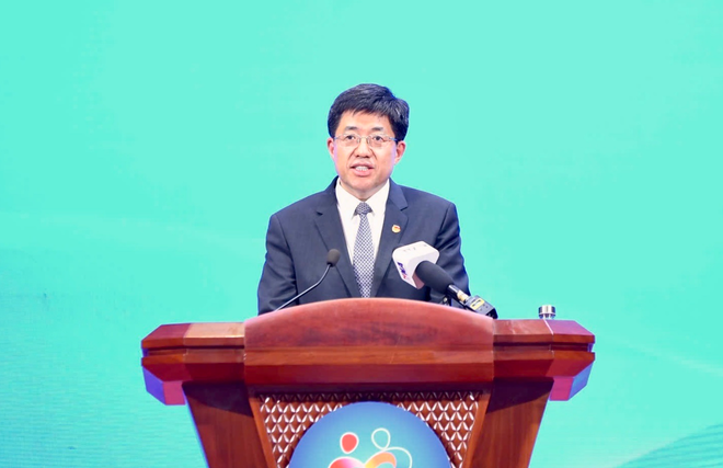 Le premier secrétaire du Comité central de la Ligue de la jeunesse communiste de Chine, A Dong, à l'ouverture de la 24e rencontre d'amitié entre les jeunes Vietnam-Chine à Hanoï. Photo: Vietnam+ a-dong.png