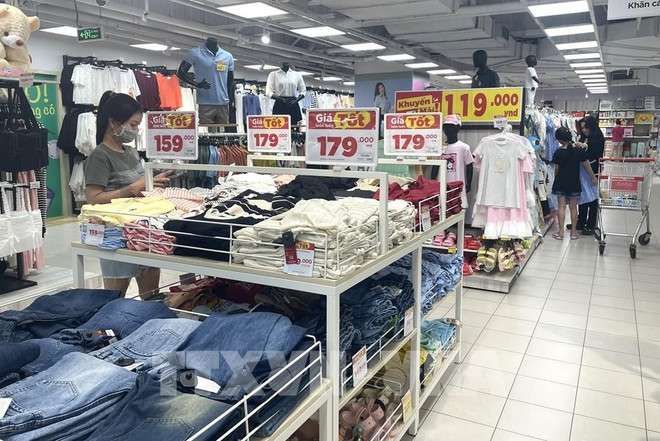 Le programme de stabilisation des prix, en place depuis 23 ans, reste un pilier essentiel pour contrôler l’inflation et équilibrer offre et demande. Photo: VNA 163930-tp-ho-chi-minh-huong-toi-tro-thanh-sieu-trung-tam-thuong-mai-khu-vuc.jpg