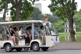 Mise en service de la ligne de voitures électriques Hoan Kiem - Cité impériale de Thang Long