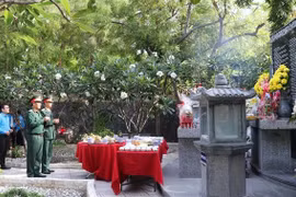 Hommage aux héros de Gac Ma à Khanh Hoa