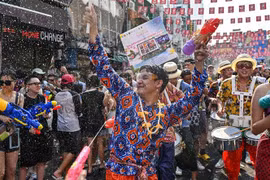  Le président de l’AN du Vietnam félicite la Thaïlande pour Songkran