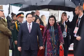 Le Premier ministre Pham Minh Chinh arrive en Hongrie pour une visite officielle