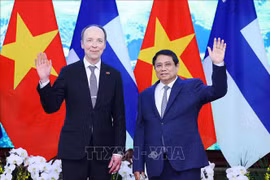 Entrevue entre le PM Pham Minh Chinh et le président du Parlement de Finlande