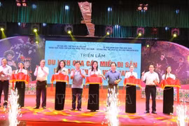 Ouverture de l’exposition de photos ''A travers les régions patrimoniales du Vietnam'' à Diên Biên Phu