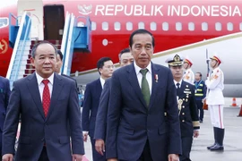 Le président indonésien arrive à Hanoï, entamant sa visite d’Etat au Vietnam