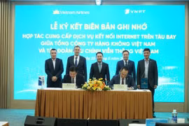Vietnam Airlines et VNPT coopèrent pour développer un service de connexion Internet en avion