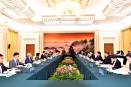 Vietnam-Chine : Expériences croisées sur les affaires financières et économiques