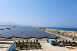 Le sud-coréen SK coopère pour développer l’énergie solaire et éolienne au Vietnam