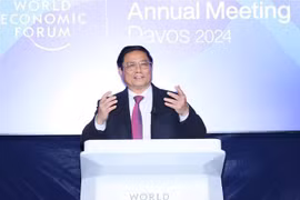 Le PM Pham Minh Chinh prononce un discours lors du dialogue stratégique national Vietnam-WEF