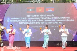 Célébration du Nouvel An traditionnel pour les étudiants lao et cambodgiens à Dong Nai