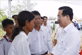 Le président à un événement de bilan de la construction de maisons pour les pauvres à Soc Trang