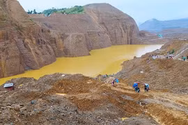 Une trentaine de personnes portées disparues dans l'effondrement d'une mine de jade au Myanmar