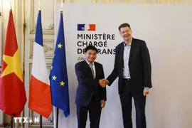 Le Vietnam et la France renforcent leur coopération dans les transports