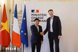 Le Vietnam et la France renforcent leur coopération dans les transports