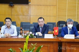 Le Vietnam salue les propositions britanniques pour réaliser ses engagements pris lors de la COP26