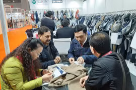 Textile : des entreprises vietnamiennes cherchent de matières premières en Inde