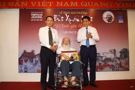 Prix Bùi Xuân Phai: Nguyên Thua Hy reçoit le Grand Prix