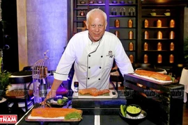 John Burton-Race, le chef qui fait découvrir la cuisine vietnamienne dans le monde 