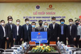 COVID-19 : Vingroup octroie 20 milliards de dongs pour les essais cliniques du vaccin COVIVAC