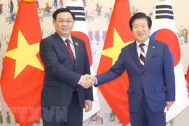 Exposition de photos marquant les 30 ans des relations entre la République de Corée et le Vietnam