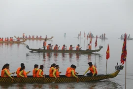 [Video] Le festival de courses de bateaux-dragons contribue à promouvoir le tourisme à Hanoï 