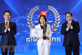 Remise des prix du produit de technologie numérique "Make in Vietnam" 2021