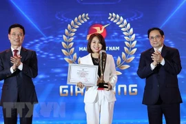 Remise des prix du produit de technologie numérique "Make in Vietnam" 2021