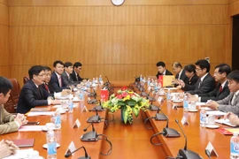 Vietnam-Laos: des expériences dans l'élaboration des politiques du développement socio-économique