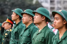 Plus de 3.500 jeunes de Hanoï s'enrôlent dans l'armée
