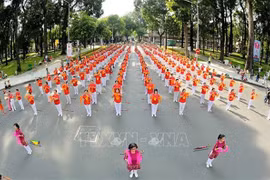 Créer des conditions favorables pour que les personnes âgées vivent une vie heureuse