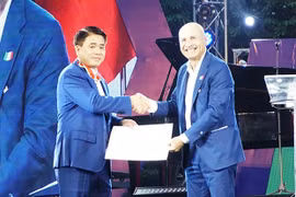 Le président du Comité populaire de Hanoï s'est vu décerner l'Ordre du Mérite d'Italie
