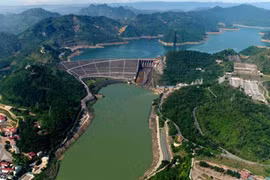70 millions d'euros pour l'agrandissement de la centrale hydroélectrique de Hoa Binh