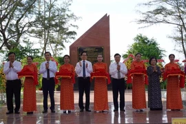 Le vice-PM Pham Binh Minh à l'inauguration du projet de rénovation du cimetière Hang Keo