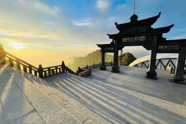 Le mont Fansipan à Sapa recouvert de givre