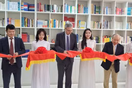 Inauguration d'une bibliothèque francophone à Hanoï