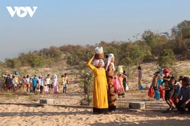 Têt Ramuwan- Fête traditionnelle des Cham à Binh Thuân