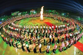 Le dossier de l'art "Xoe Thai" du Vietnam sera examiné par l'UNESCO le 15 décembre