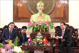 Le président du FPV recoit la délégation du Front d'édification nationale du Laos