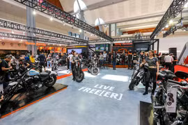 Salon international de l'automobile et des industries auxiliaires 