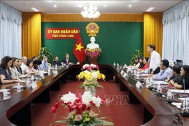 Une délégation d'assistants parlementaires américains en visite à Vinh Long ​