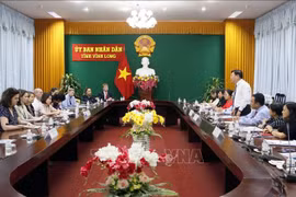 Une délégation d'assistants parlementaires américains en visite à Vinh Long ​