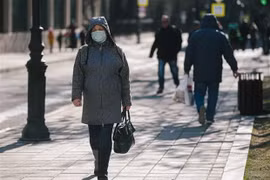 COVID-19 : le Vietnam propose aux organes russes compétents de soutenir les Viet kieu