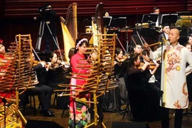 Le chef d’orchestre Dông Quang Vinh, ambassadeur de la musique