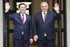 Entrevue entre le président de l'AN vietnamienne et le Premier ministre hongrois